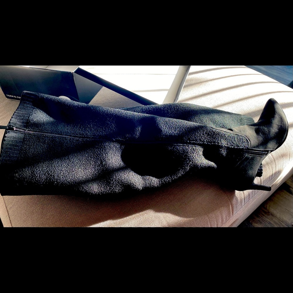 Torrid over the knee worn once 3” stretch boot